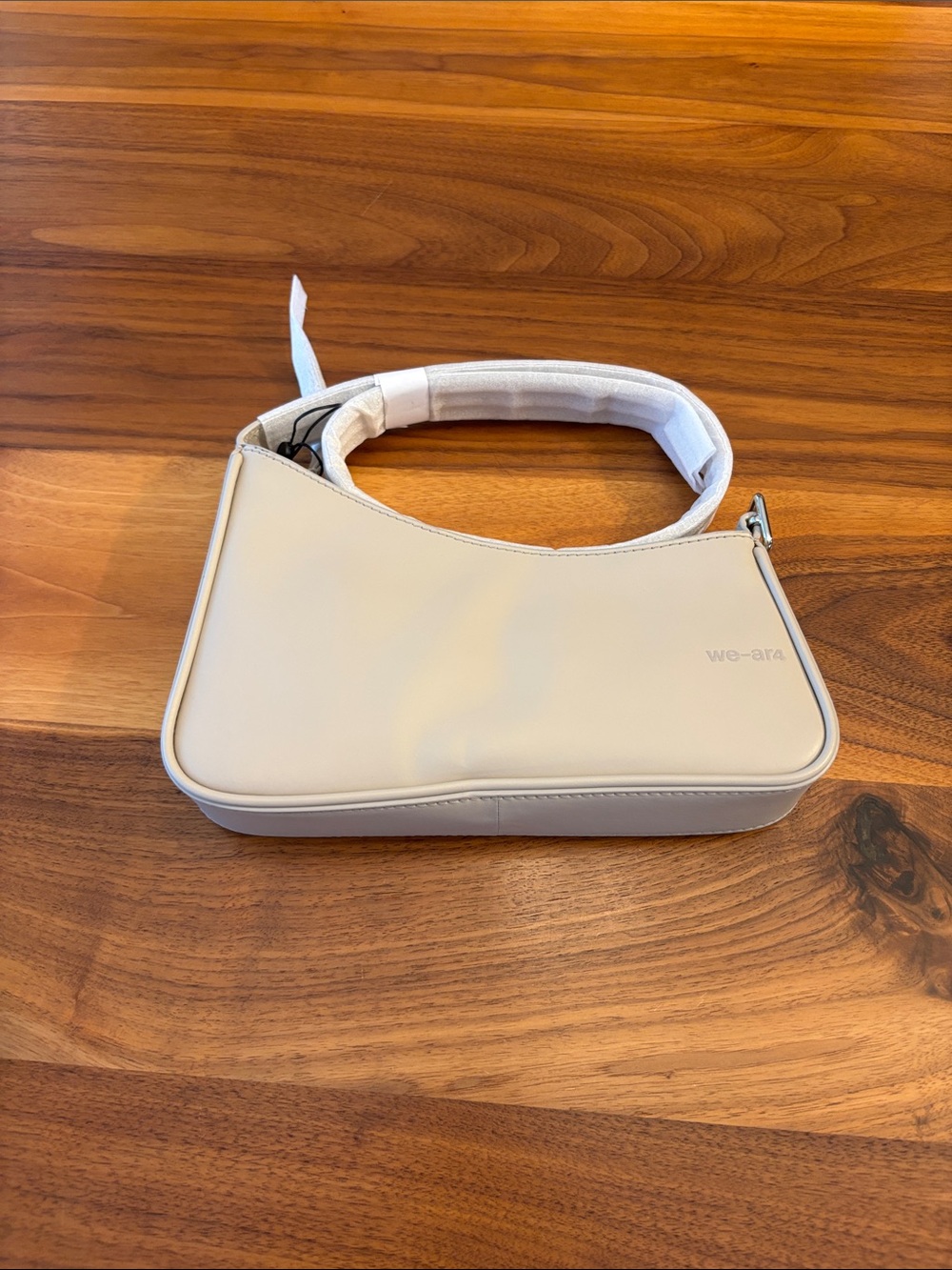 NWT New We-ar4 Cream Leather Shoulder Wave Purse Bag